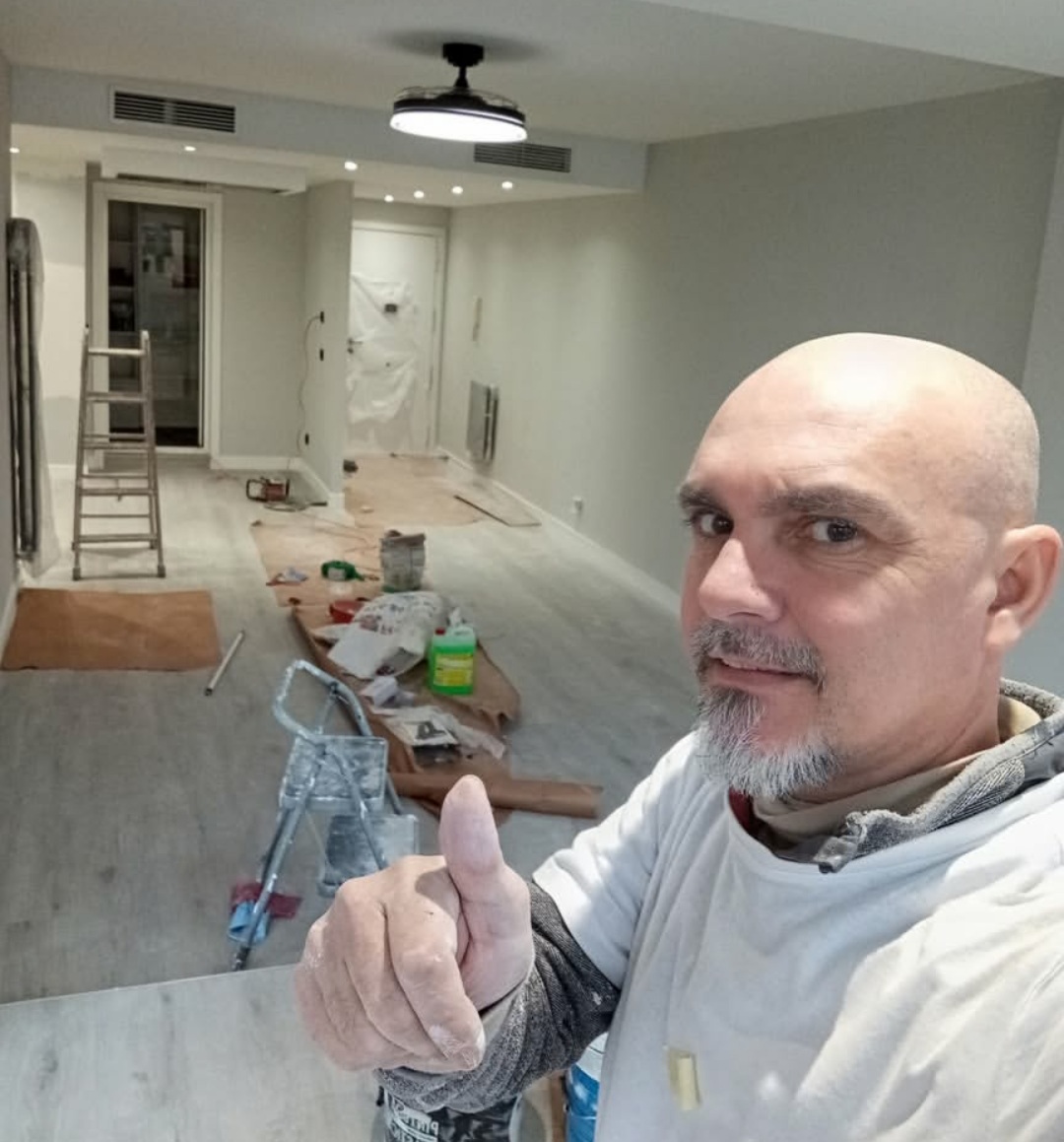 Soy Moisés estaré encantado en pódelo atenderlo desde ano 2000 pintando con gusto y transformando ambiente.